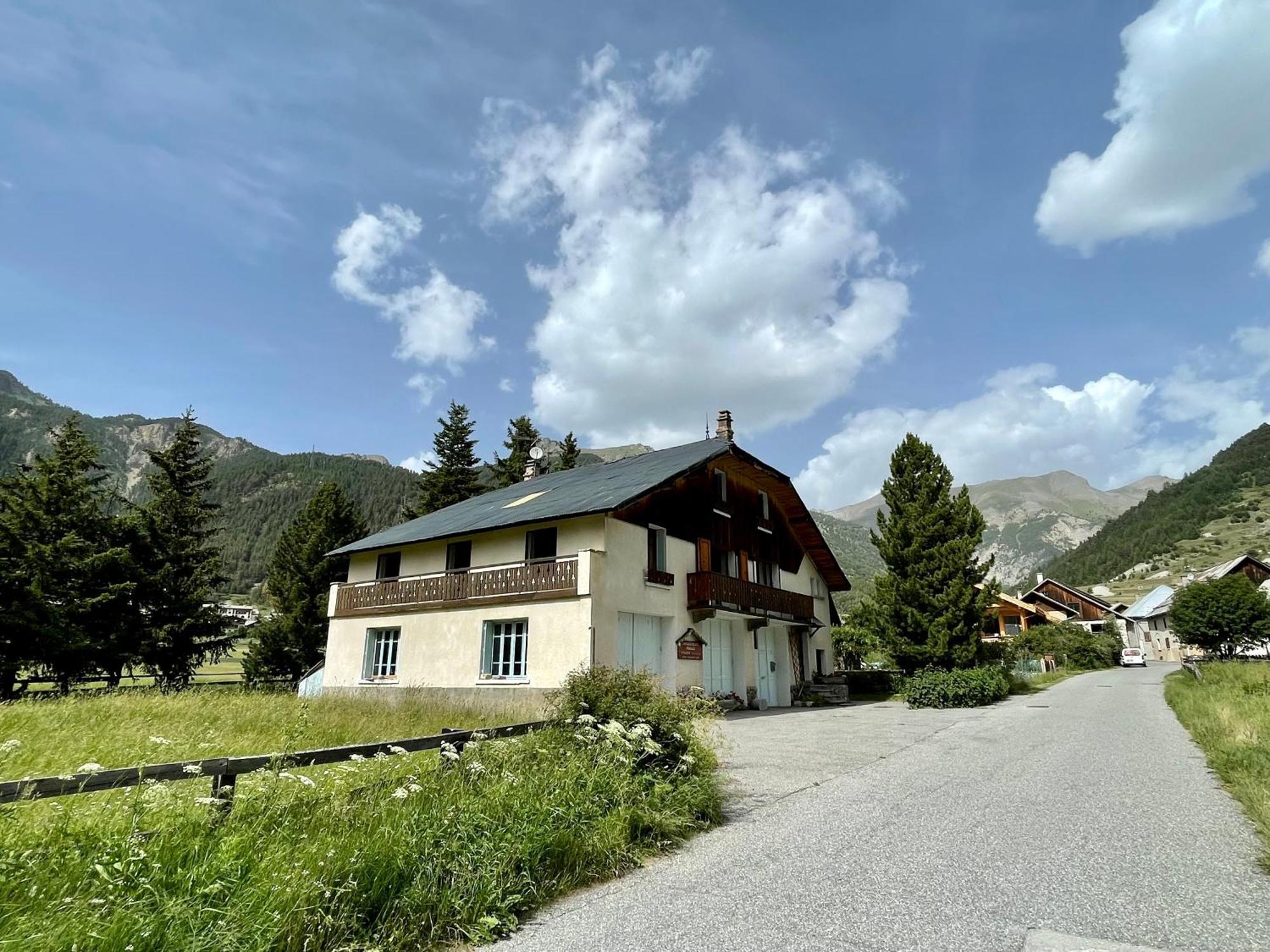 Gite Montagne 1 A 25 Places "Chalet Coste Belle" Ceillac Exteriör bild